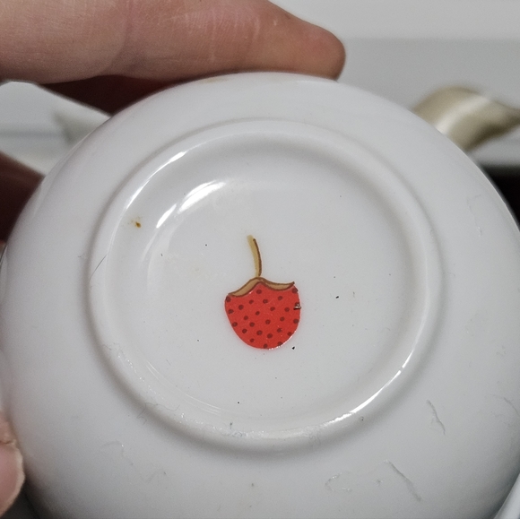 Vintage Porcelain Strawberry Tea for One Teapot with Cup - Picture 3 of 4